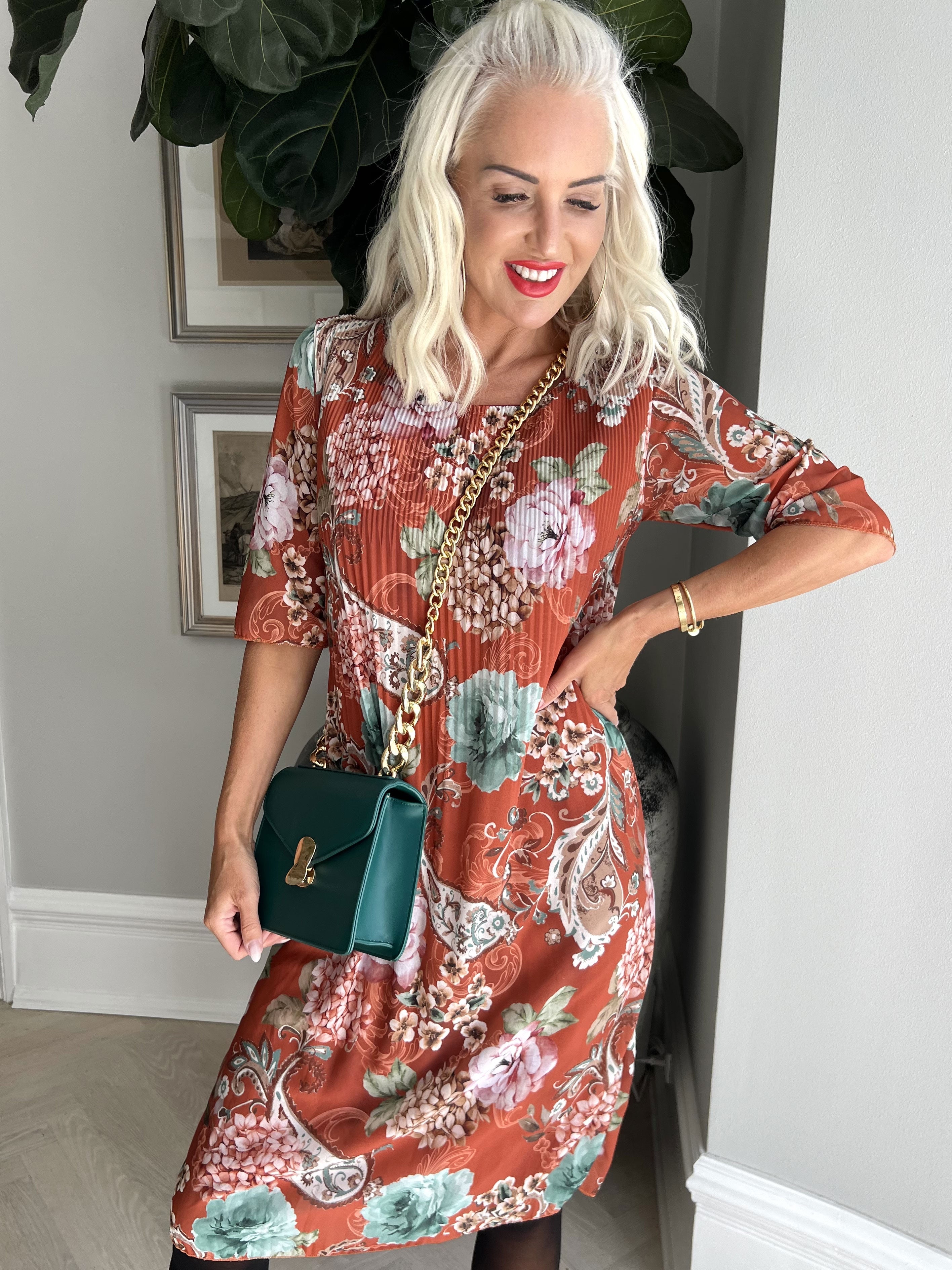 Zion Flower - Plisserad klänning med blommönster